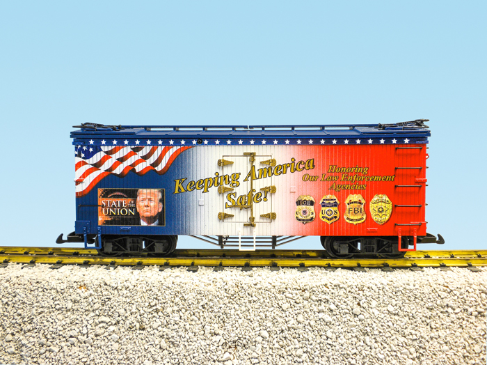 USA TRAINS R16054 HONORING FRONT LINE WORKERS Trump Reefer  JUST RELEASED NEW 